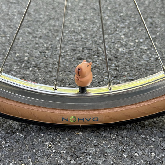 Kapibara valve cap bicycle tire valve core cover road bike cute decoration mountain bike universal accessories