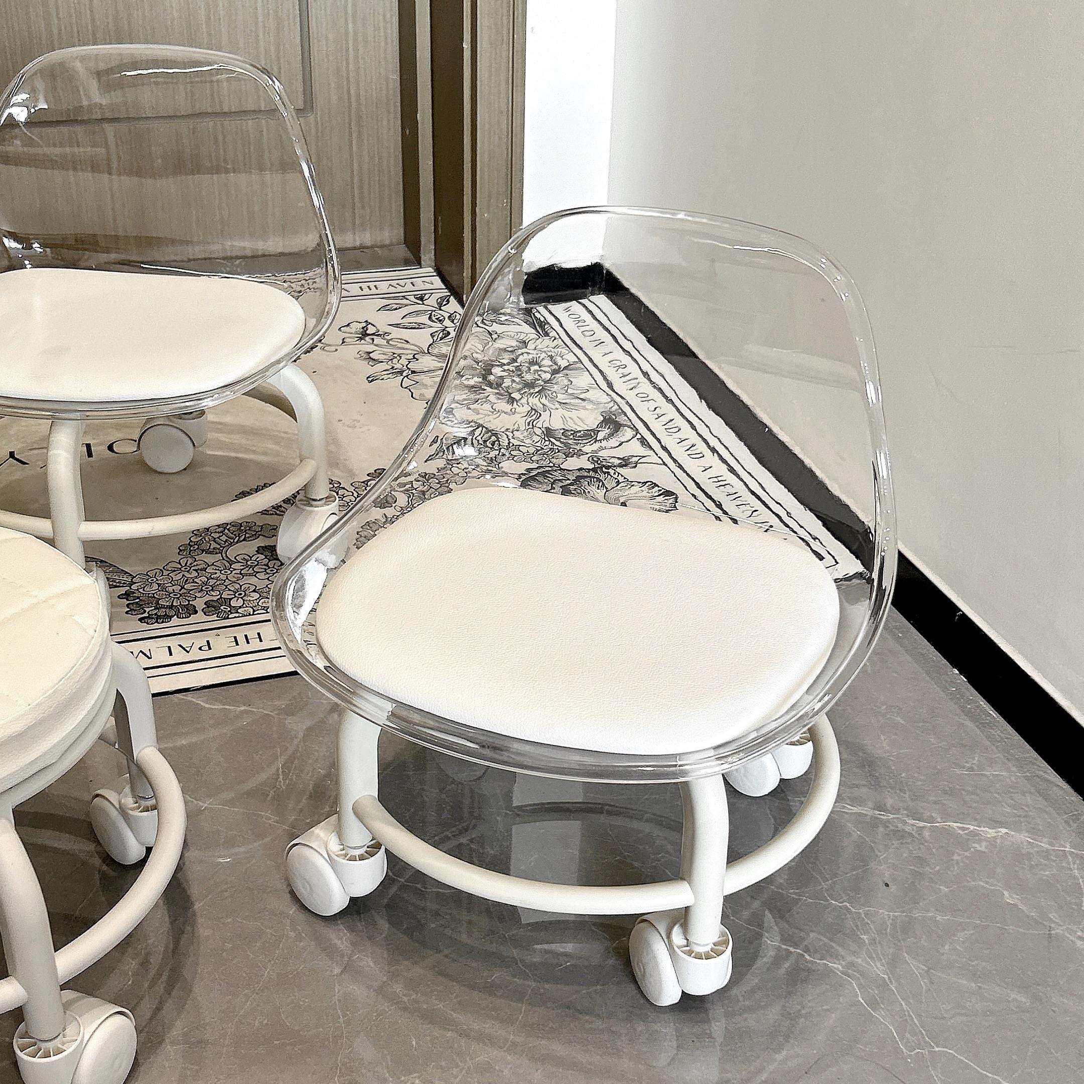 I1小凳子家用矮凳宝宝滑轮茶几沙发凳亚克力儿童客厅万向轮靠背椅,淘宝优惠券,粉丝福利购,淘宝优惠卷