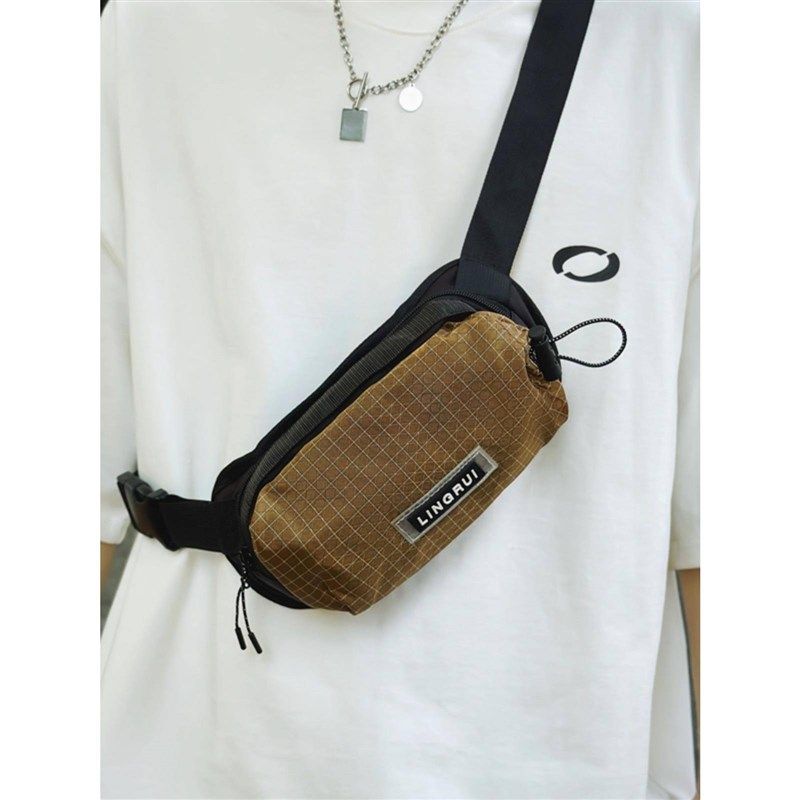 斜挎包男轻便通勤小挎包日系工装单肩包简约纯色运动腰包休闲胸包,淘宝优惠券,粉丝福利购,淘宝优惠卷