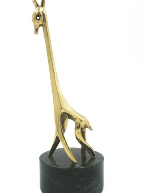 现代北欧长颈鹿装饰品家居电视酒柜抽象摆设样板R房简约轻奢马摆