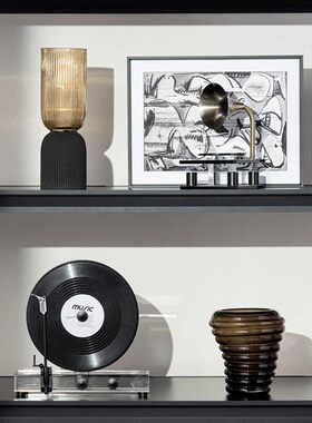 轻奢风客厅e展示开放柜大平层玻璃饰品酒店样板间高级软装搭配摆