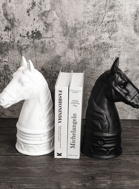 战马摆件现代简约欧o式黑色白色树脂马头摆件书档样板房售楼处饰