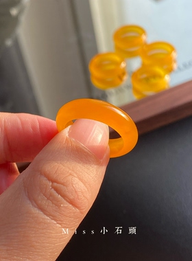 鸡油黄黄龙玉戒指俏色黄玉石素圈指环女士黄金糖色扳指戒指