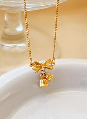 在逃公主蝴蝶结铃兰花项链女18k金色高级设计感女款锁骨链不掉色
