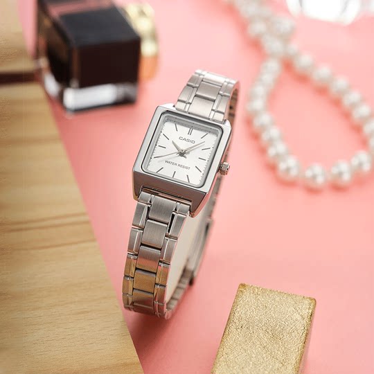 2024 new watch Casio retro small square for women