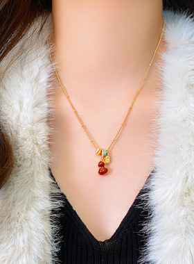 新中式红色贝壳葫芦吊坠项链小众轻奢感毛衣链秋冬气质配饰品