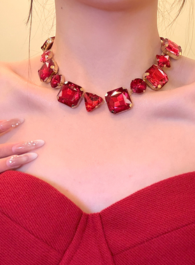 明艳女主红色满钻方糖宝石项链