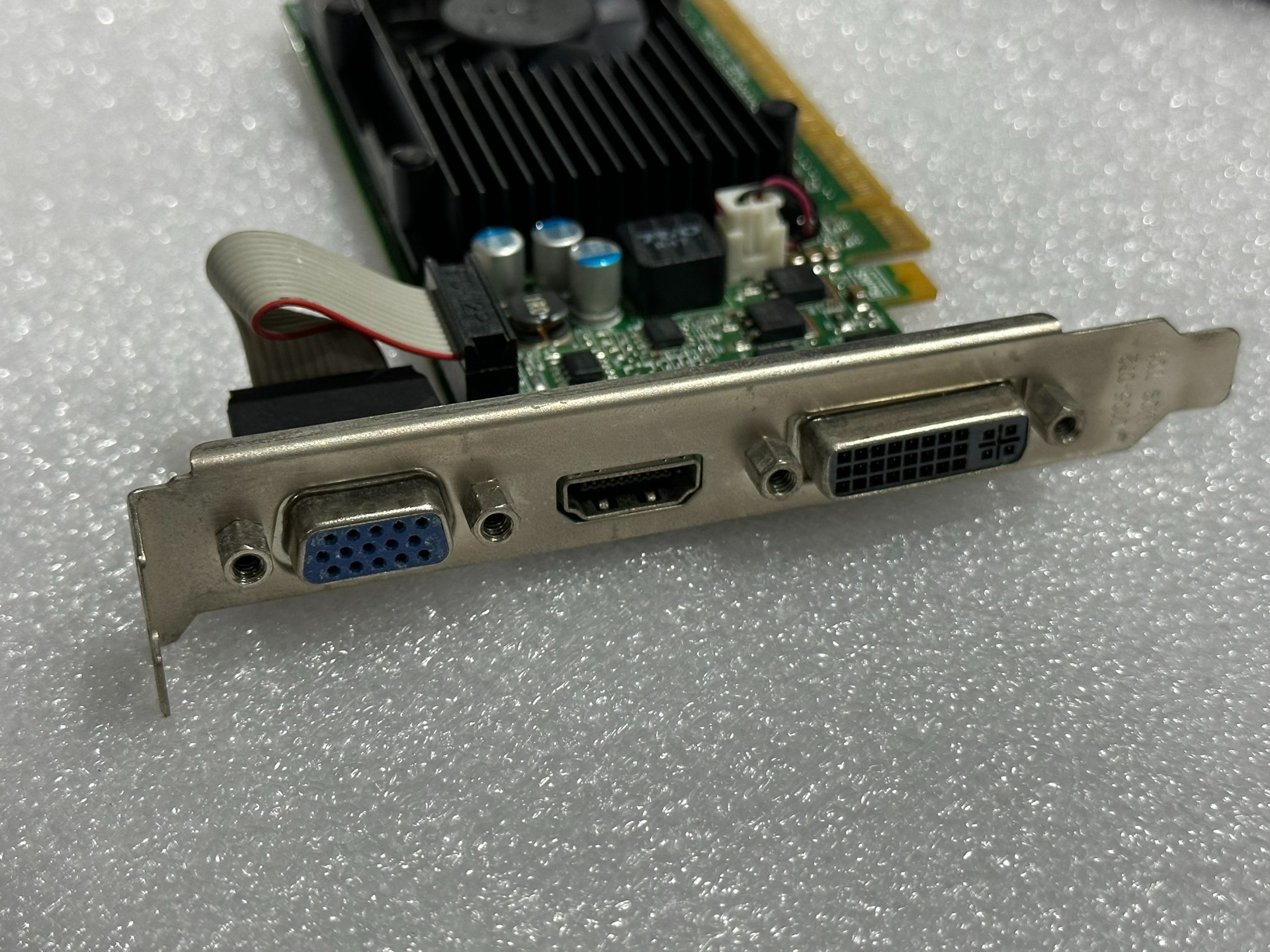 戴尔GT620  1G显卡 挡片显卡VGA DVI+HDMI - 图1