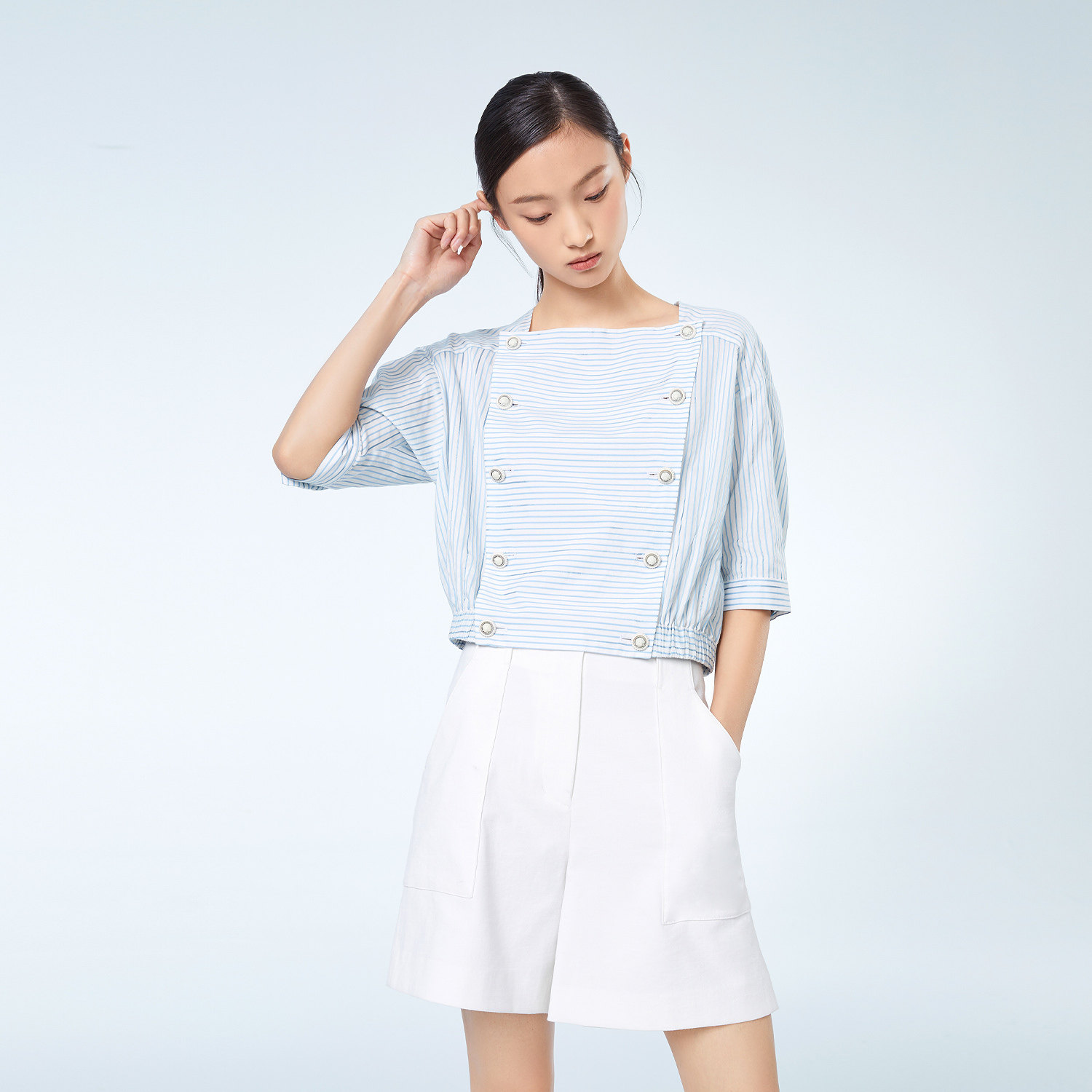 OVVOutlet 春夏热卖女色织丝棉条纹复古双排扣方领短款短袖上衣