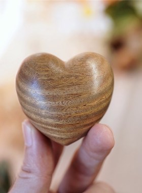 Joe的小作坊/一颗小爱心紫檀木实木手把件绿檀整木雕刻摆件送女友
