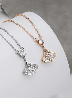 新款镶钻小裙子项链女轻奢小众高级扇形锁骨链纯银百搭情人节礼物