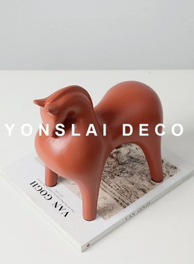 简约红色马办公室装m饰品摆件高级感开放式酒柜电视柜桌面乔迁礼