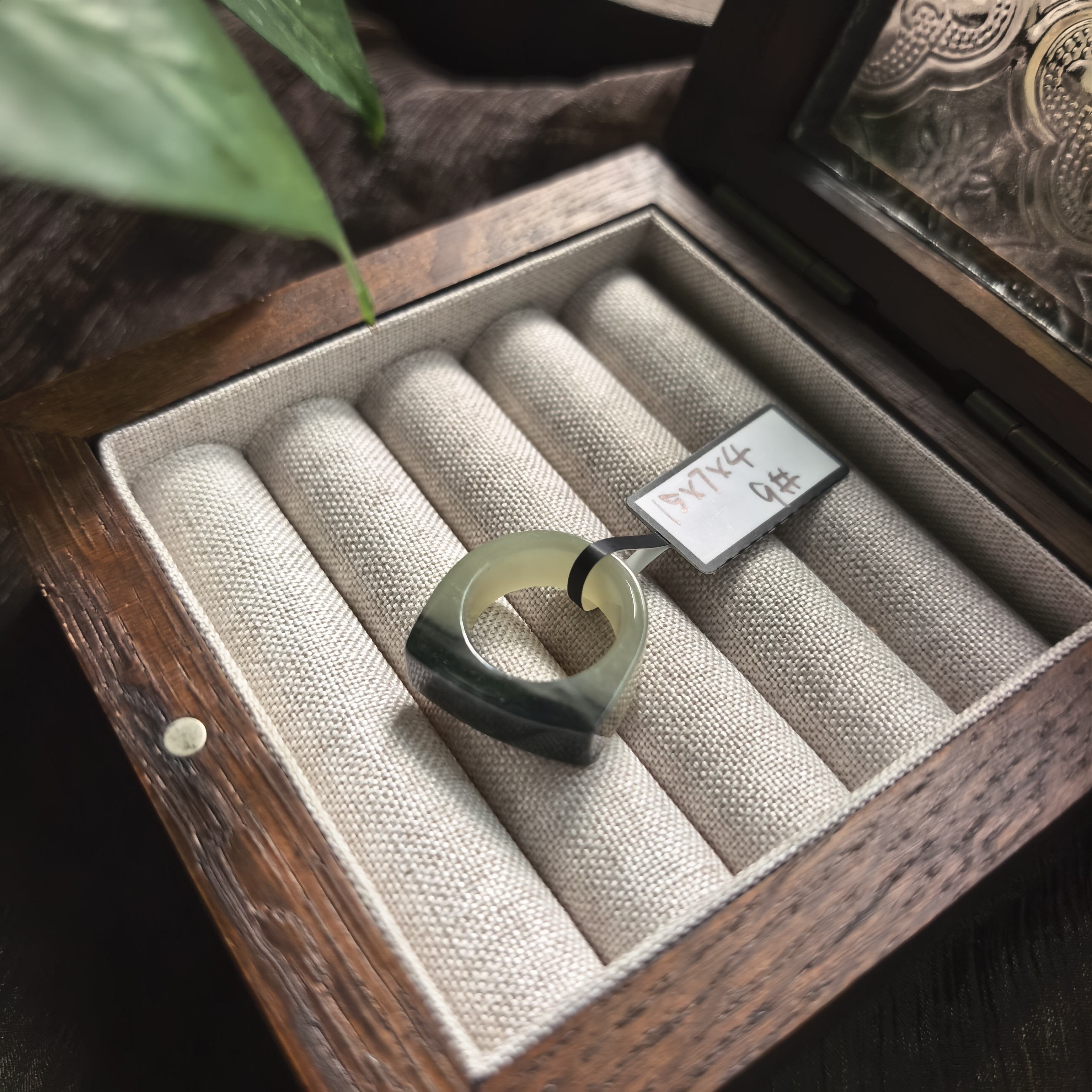 Natural Hetian jade blue and white saddle ring. If it is not perfect, please do not take the size in the small label.