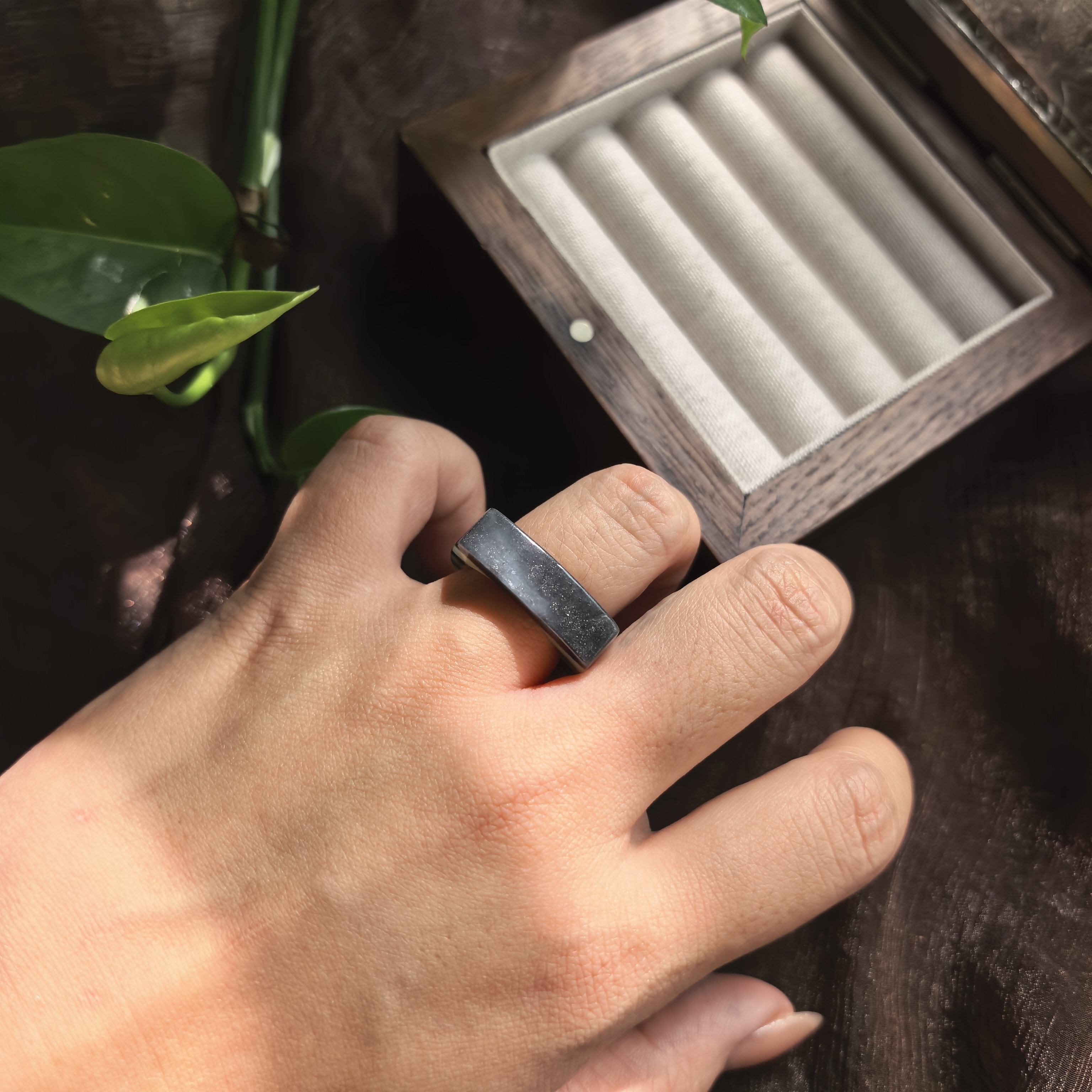 Natural Hetian jade blue and white saddle ring. If it is not perfect, please do not take the size in the small label.