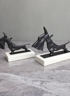 现代简约铸铁黑色刀刀狗样板房售楼部卧室客厅书房桌面饰品摆件