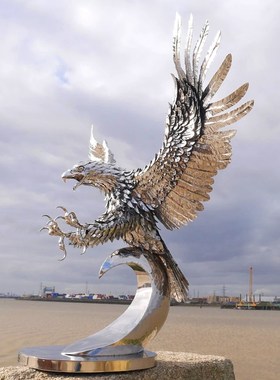 不锈钢老鹰雕塑定制镜面仿真动物摆件H房地产售楼处铁艺景观小品