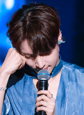 张艺兴同款戒指锆石蛇纹