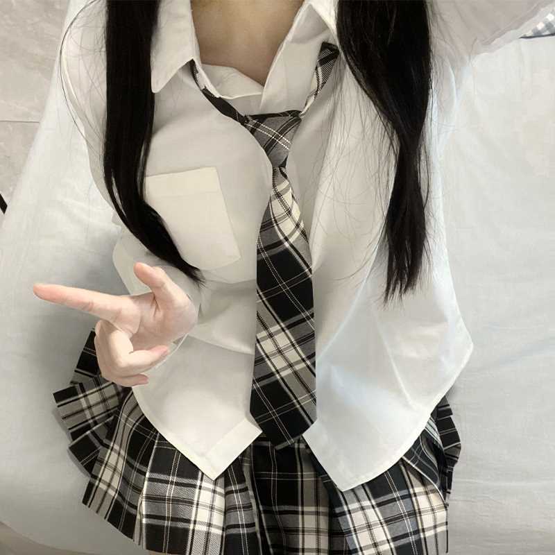 长袖jk衬衫基础款秋冬学生上衣白色衬衣女学院风内搭抗皱制服套装