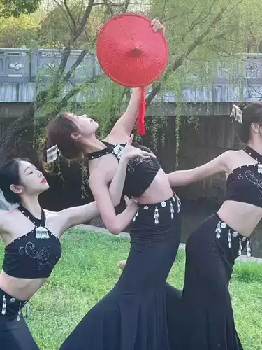 Костюм для танцевального шоу, юбка в складку, практика, новая коллекция, павлин, с акцентом на бедрах, рыбий хвост