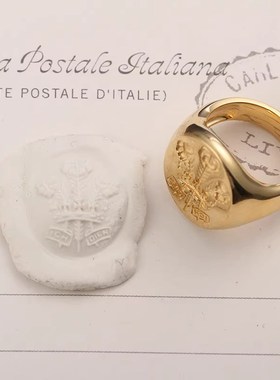 皇室贵族徽章戒指镀18K金复古印章欧美时尚气质尾U戒轻奢风男女戒