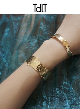 ins冷淡风法i式金色肌理手镯女轻奢小众设计高级感时尚老钱风镯子