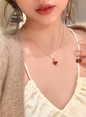 温柔新年红爱心气质锁骨链