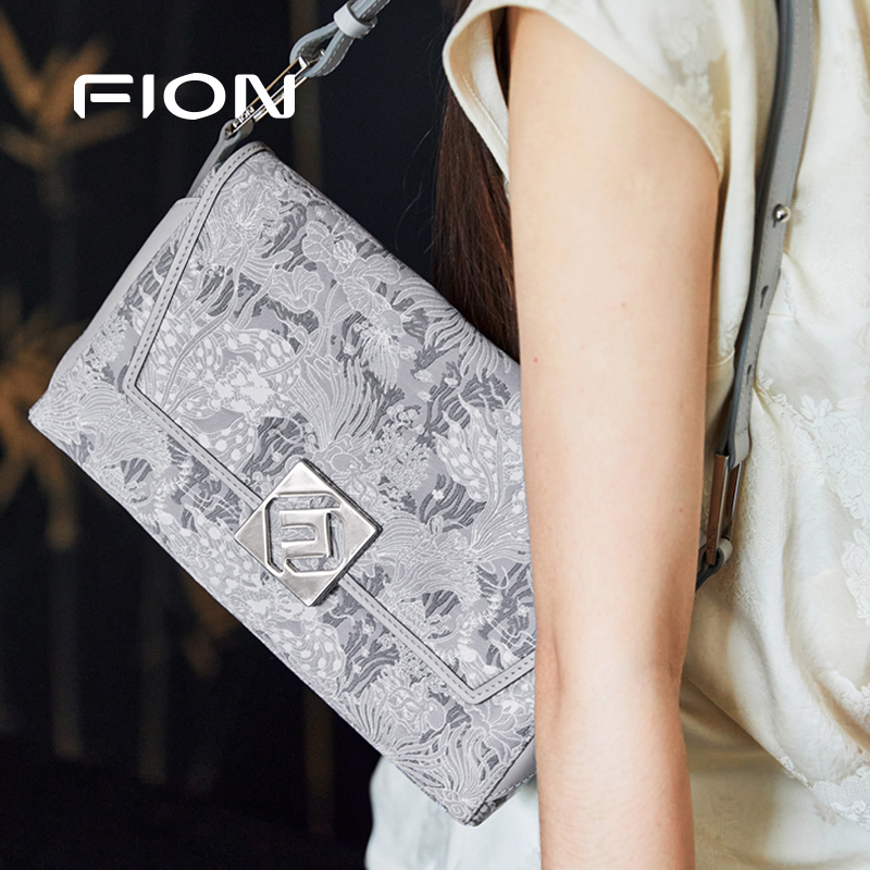 Fion/菲安妮真皮腋下包2025新款斜挎女包包高级感单肩叠叠法棍包