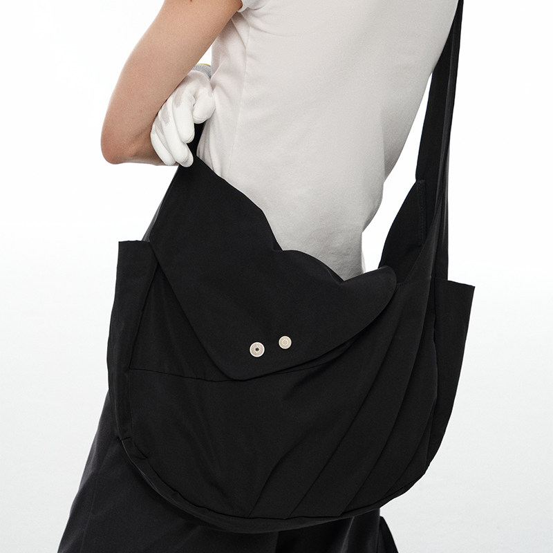 ARCcc 飞碟流浪包磁吸扣翻盖单肩斜跨邮差包男女通勤包,淘宝优惠券,粉丝福利购,淘宝优惠卷