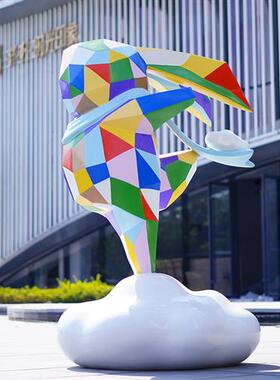 大型抽象几何兔子摆件玻璃钢块面兔雕塑户外园林景区广场云朵装饰