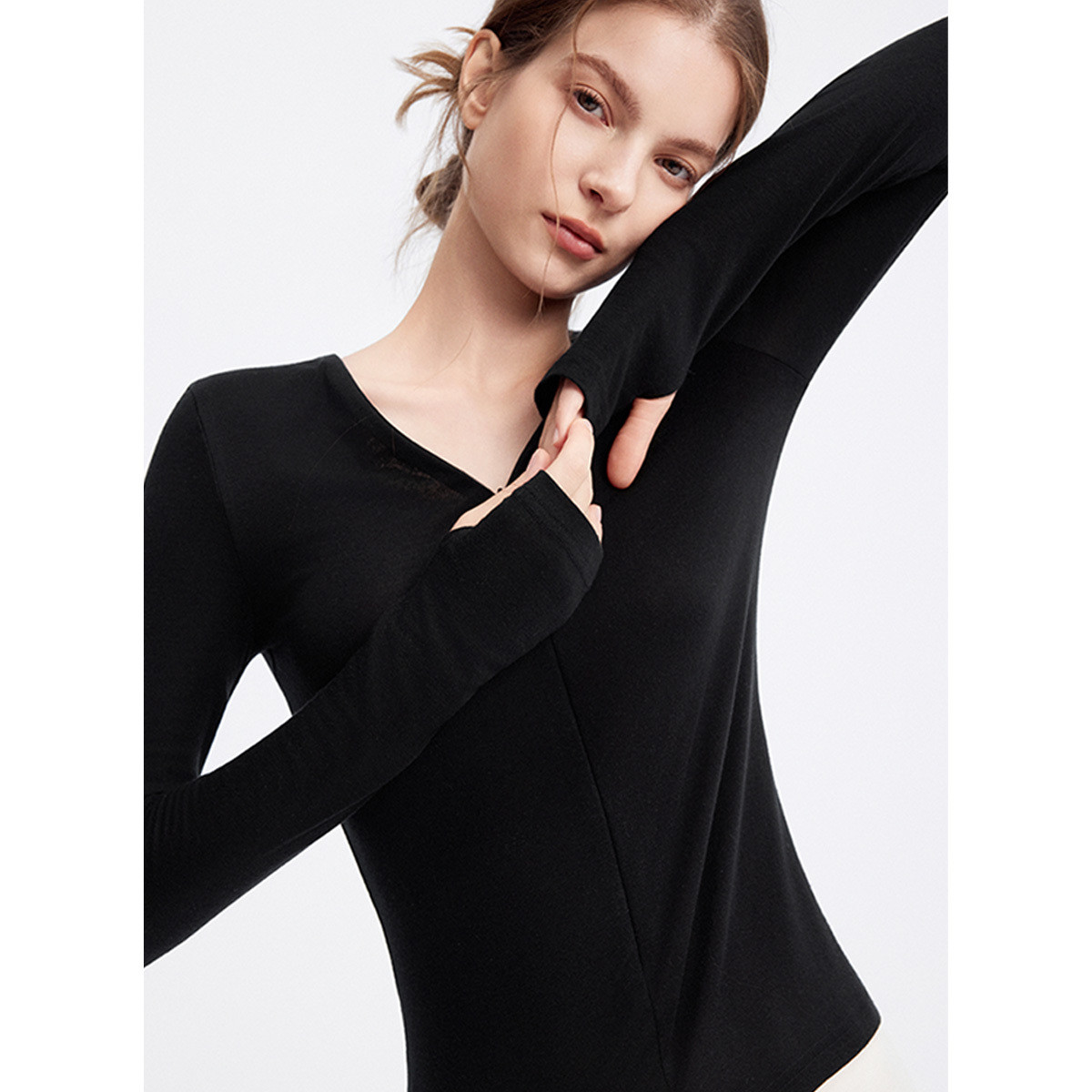 ELLE液态肌底衣V领针织衫修身显瘦天丝羊毛薄款打底上衣2025秋季,淘宝优惠券,粉丝福利购,淘宝优惠卷