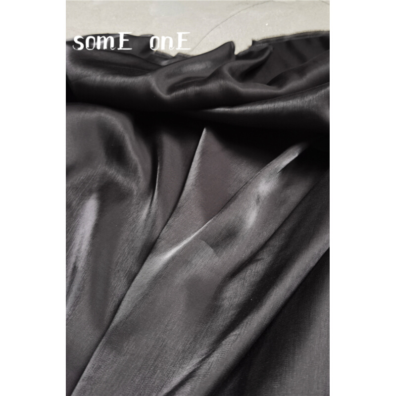 盛装黑水晶绸缎布 丝滑细腻高垂度古装裙子时装设计创意造型布料