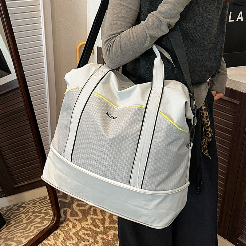 Travel bag for women, large capacity short-distance luggage bag for outings