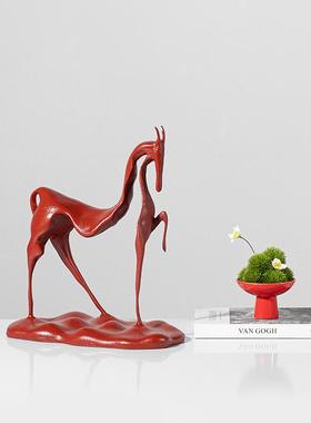 新中式中国红大气金属抽象马摆件禅意侘寂风茶室壁龛样板间装饰品