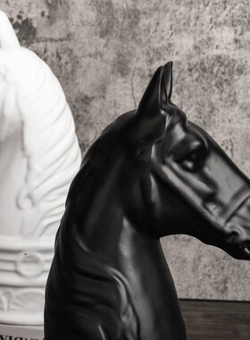 战马摆件现c代简约欧式黑色白色树脂马头摆件书档样板房售楼处饰