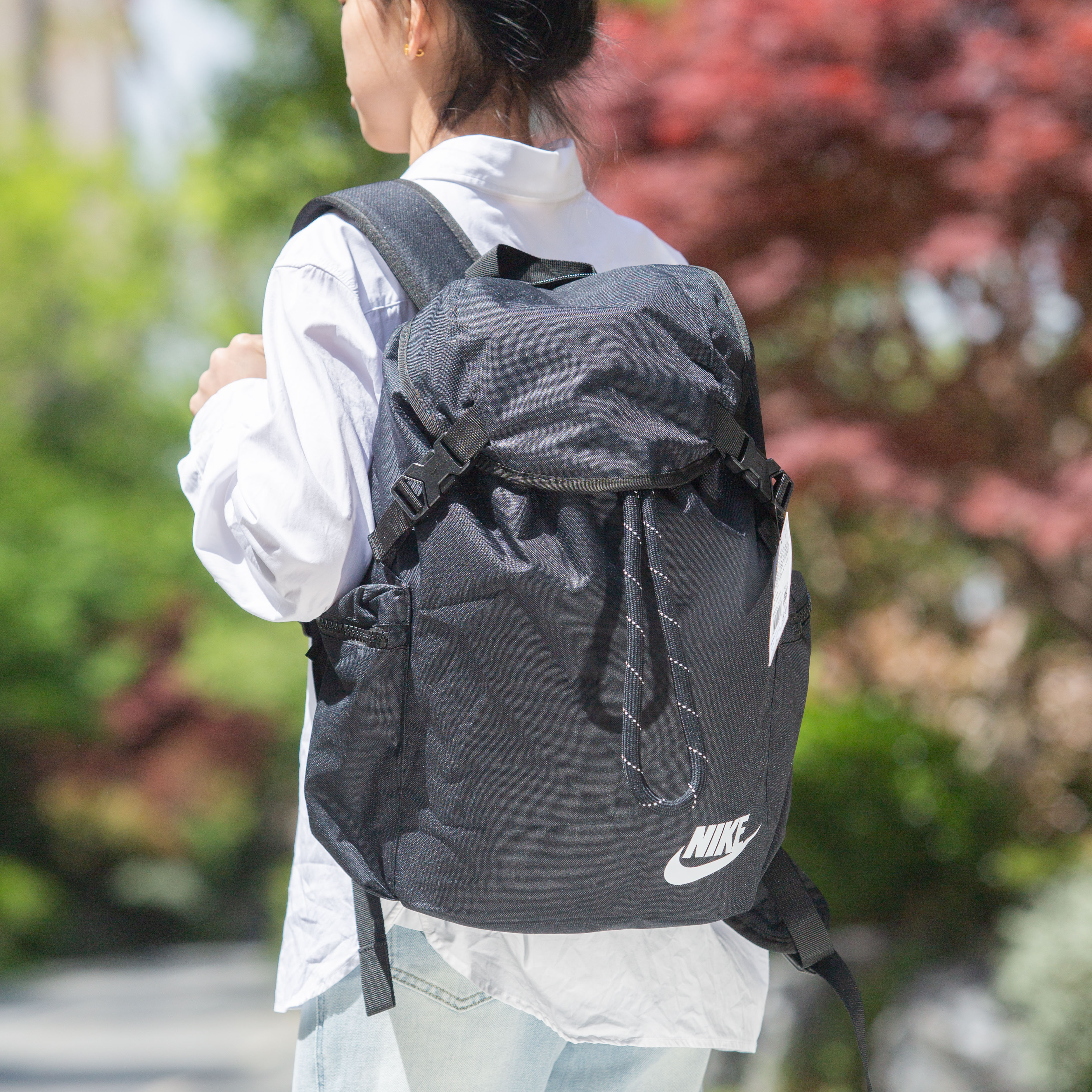 NIKE耐克男女学生抽绳包大容量运动双肩背包休闲书包BA6150-010 - 图0