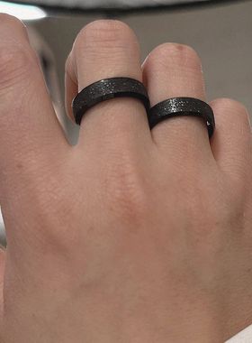 磨砂素圈黑色男士钛钢戒指男