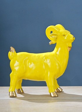 招财羊摆b件陶瓷器客厅生肖黄色公母一对吉祥物工艺品办公室装饰