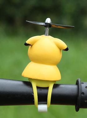 小猪电动自行车摆件可爱竹蜻蜓摩托车装饰公仔车载电瓶车配件饰品