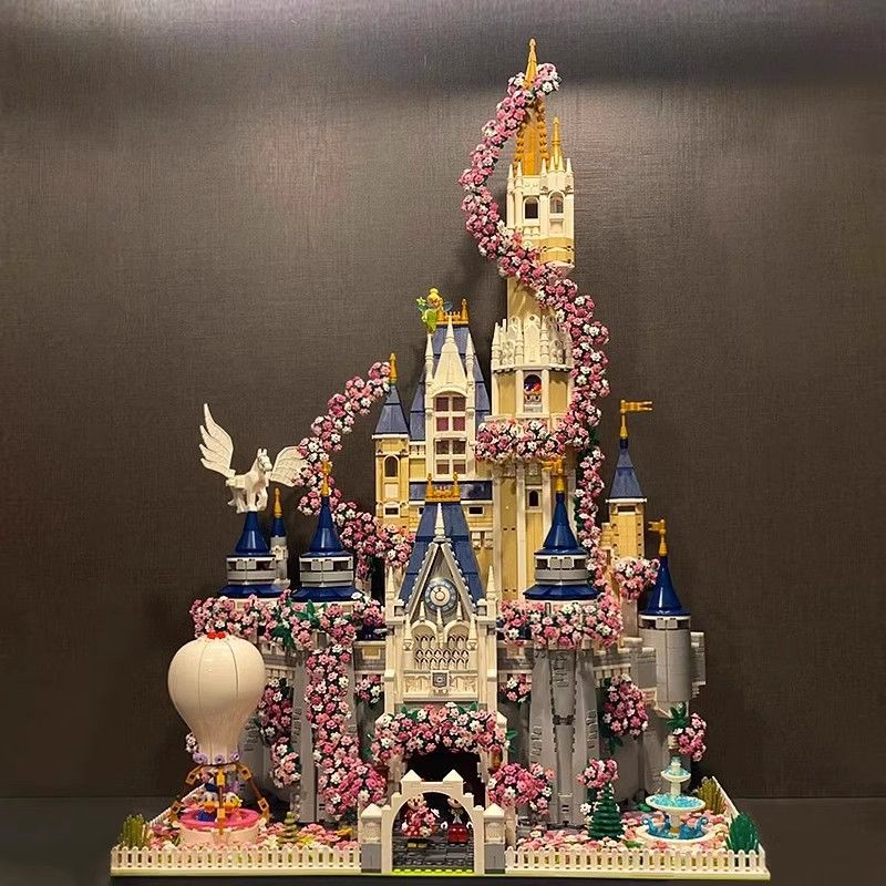 迪士尼城堡礼物拼装积木玩具