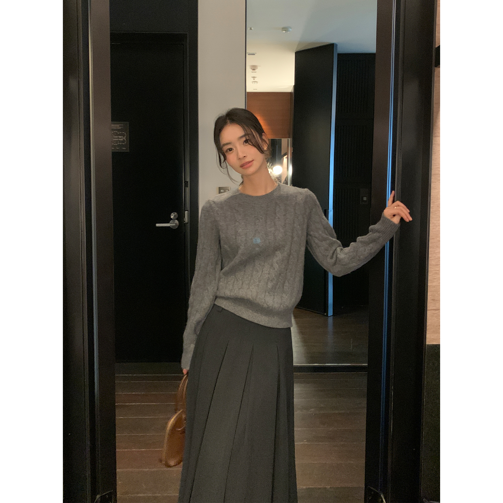 Maven Lin 立体绞花100羊毛针织上衣女秋冬新款宽松麻花圆领毛衣 - 图0