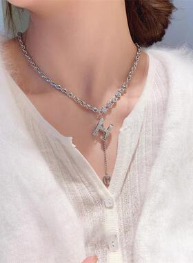 MaisonCleo高级感字母锁骨链