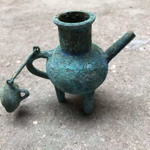 Antiques Han Dynasty old objects retro green rust copper pot ornaments ornamental utensils collection countryside collection