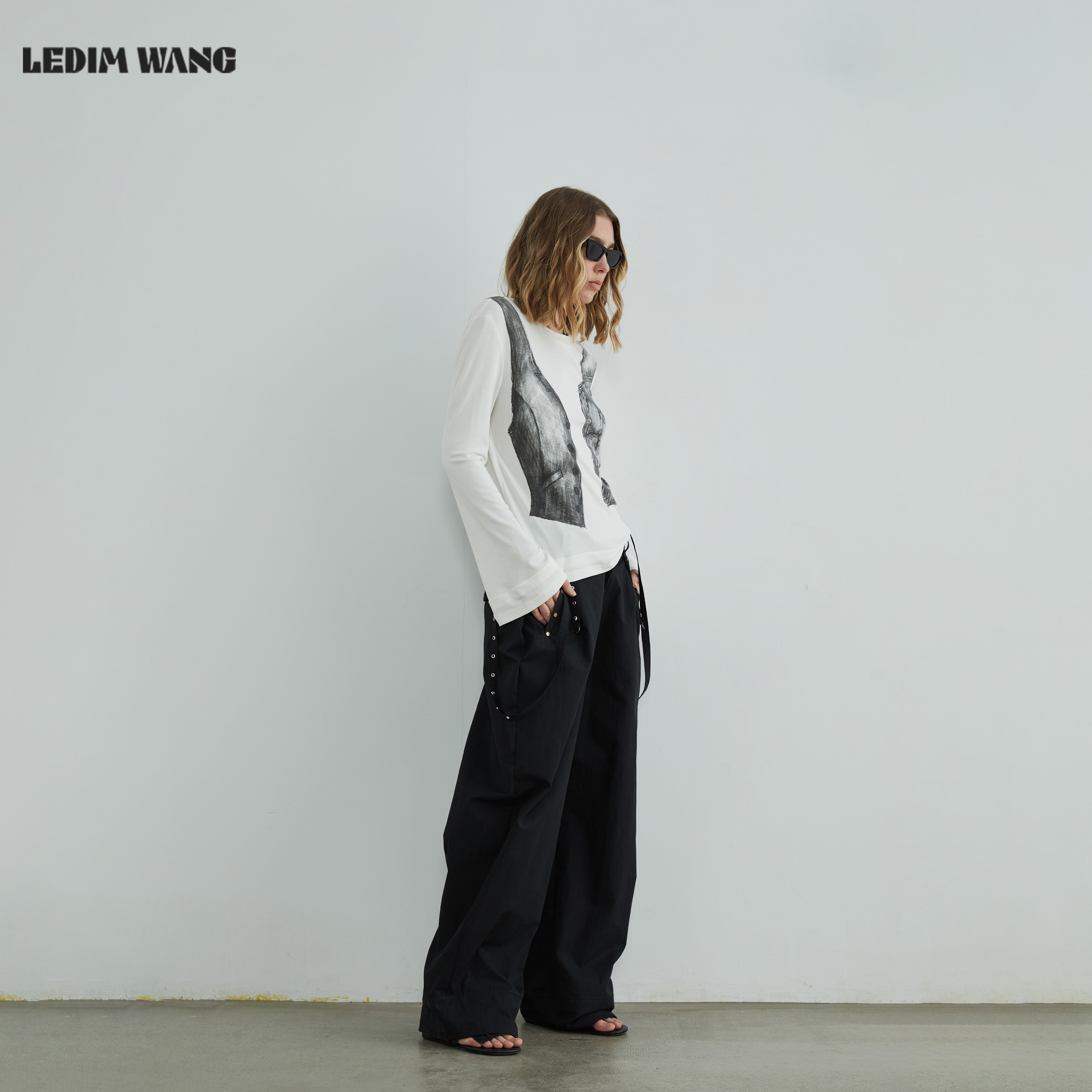 【明星同款】LEDIM WANG铆钉背带休闲裤女秋新款黑色阔腿裤长裤,淘宝优惠券,粉丝福利购,淘宝优惠卷