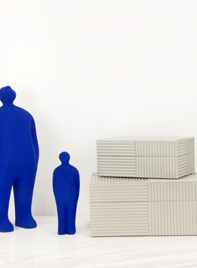 欧式现代简约蓝色绿色植绒人物摆件雕塑样板房售楼处书房软装饰品