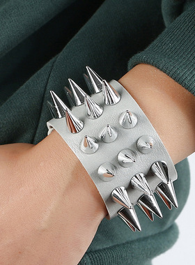 厂家直销欧美朋克非主流夸张皮革手链三排尖钉仿牛皮手链酒吧手环