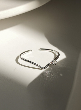 s925纯银V形闪钻戒指女 冷淡风小众设计ins简约百搭细圈开口指环