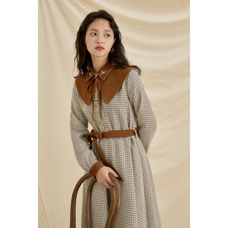 茵曼蝴蝶结2021冬新款绣花连衣裙 茵曼一零一度连衣裙