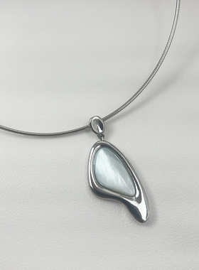 小众设计白蝶贝吊坠项圈女轻奢高级感蛇骨链软项圈时尚简约锁骨链