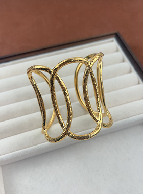 欧美小众夸张金色镂空手镯宽版女开口可调镀金轻奢高级感个性手环