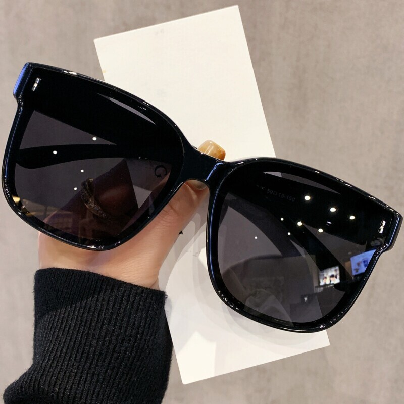 Sunglasses can be worn with myopia glasses and sunglasses with UV protection